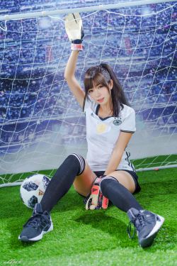 裸露双乳挤奶无遮掩裸体私房视频
